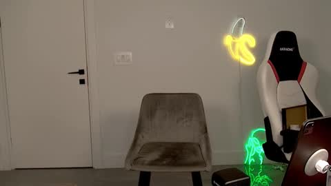 Snapshot of velvettgirl chatting on 6, 3, 2026 VelvetTGirl online show from 6, 3, 2026