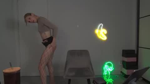 Snapshot of velvettgirl chatting on 10, 3, 2026 VelvetTGirl online show from 10, 3, 2026