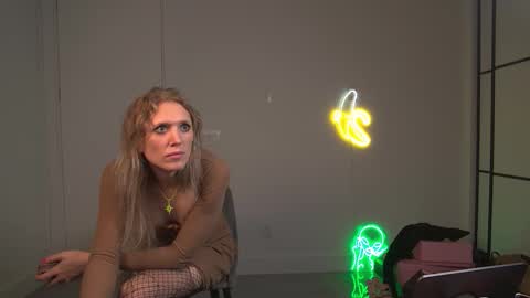 Snapshot of velvettgirl chatting on 16, 3, 2026 VelvetTGirl online show from 16, 3, 2026