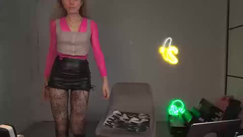 Snapshot of velvettgirl chatting on 19, 3, 2026 VelvetTGirl online show from 19, 3, 2026