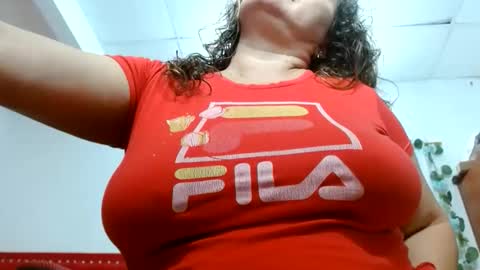 Snapshot of venecasexy44 chatting on 20, 5, 2026 venecasexy44 online show from 20, 5, 2026