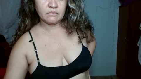 Snapshot of venecasexy44 chatting on 5, 6, 2026 venecasexy44 online show from 5, 6, 2026