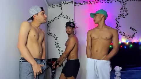 Snapshot of venus_boy2 chatting on 5, 11, 2025 venus_boy2 online show from 5, 11, 2025