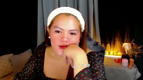 I am Colly Your mystery girl online show from 21, 11, 2025