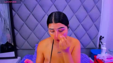 Venusowen  online show from 4, 12, 2025