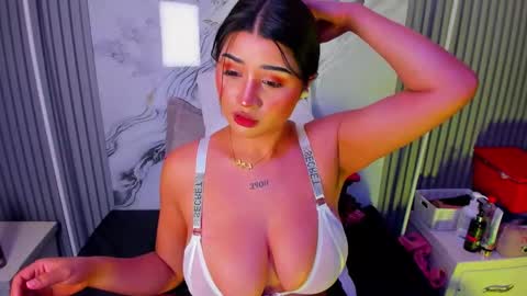 Venusowen  online show from 7, 5, 2026