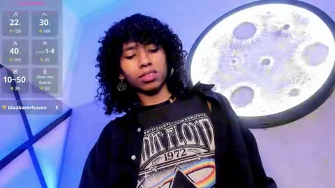 Snapshot of venuss_03 chatting on 12, 11, 2025 venuss_03 online show from 12, 11, 2025