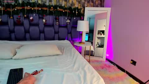 Snapshot of verablazze chatting on 17, 12, 2025 Im Vera online show from 17, 12, 2025