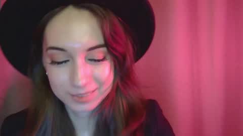 Una online show from 5, 11, 2025