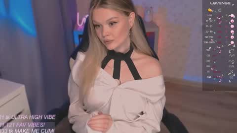 Snapshot of veronaaura chatting on 29, 9, 2025 Tiffany online show from 29, 9, 2025