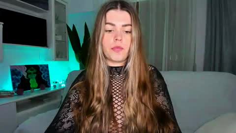 Lolitalolz online show from 1, 3, 2025