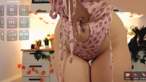 Snapshot of veronica_blush chatting on 22, 10, 2025  VERONICA  FOLLOW ME  online show from 22, 10, 2025