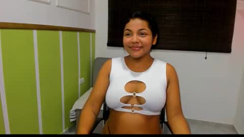 Snapshot of veronica_em1 chatting on 3, 11, 2025 VERONICA online show from 3, 11, 2025