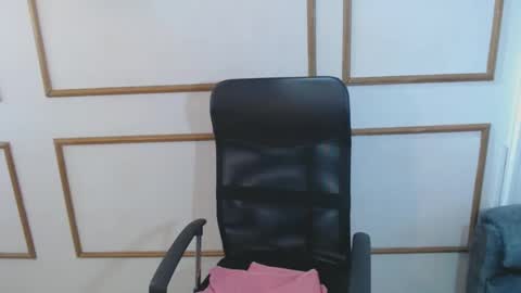 Snapshot of veronica_em1 chatting on 13, 11, 2025 VERONICA online show from 13, 11, 2025