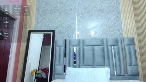 Snapshot of veronica_roose chatting on 18, 12, 2025 Veronica online show from 18, 12, 2025