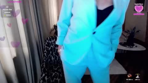 Snapshot of veronicagilbert chatting on 2, 2, 2025 Helen online show from 2, 2, 2025