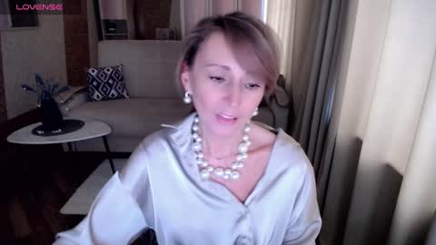 Snapshot of veronicagilbert chatting on 3, 2, 2025 Helen online show from 3, 2, 2025