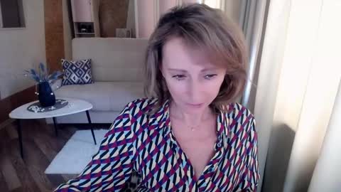 Snapshot of veronicagilbert chatting on 2, 3, 2025 Helen online show from 2, 3, 2025