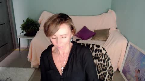 Snapshot of veronicagilbert chatting on 5, 3, 2025 Helen online show from 5, 3, 2025