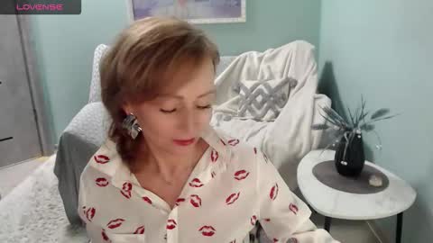 Snapshot of veronicagilbert chatting on 20, 9, 2025 Helen online show from 20, 9, 2025