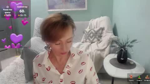Snapshot of veronicagilbert chatting on 27, 9, 2025 Helen online show from 27, 9, 2025