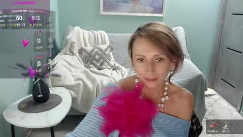 Snapshot of veronicagilbert chatting on 3, 10, 2025 Helen online show from 3, 10, 2025