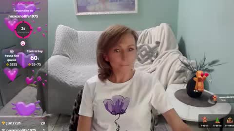 Snapshot of veronicagilbert chatting on 5, 10, 2025 Helen online show from 5, 10, 2025