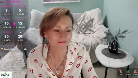 Snapshot of veronicagilbert chatting on 22, 10, 2025 Helen online show from 22, 10, 2025