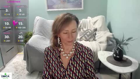 Snapshot of veronicagilbert chatting on 17, 11, 2025 Helen online show from 17, 11, 2025
