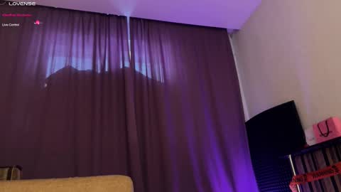 Snapshot of veronikaav chatting on 1, 12, 2025 VeronikaAV online show from 1, 12, 2025