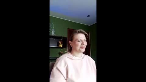 Snapshot of veronikawgold chatting on 6, 3, 2026 VeronikawGold online show from 6, 3, 2026