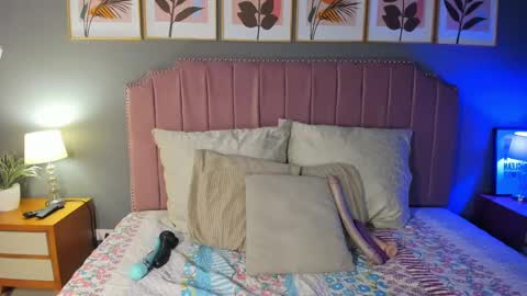 Snapshot of veronnica_fox chatting on 12, 3, 2025 Veronica online show from 12, 3, 2025