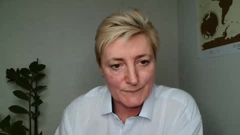 verony_ online show from 8, 3, 2025