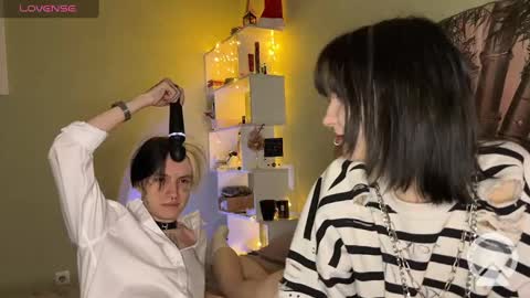 veryraretwins online show from 6, 1, 2025