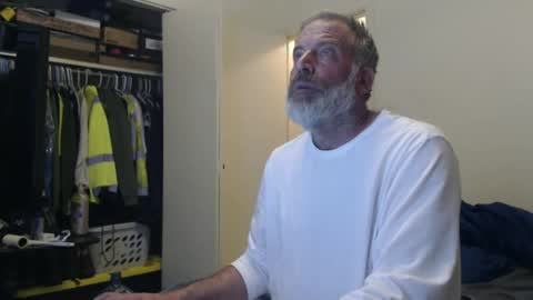 hairy man online show from 28, 1, 2025