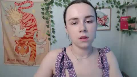 veryveryvery_shy online show from 22, 6, 2026