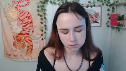 veryveryvery_shy online show from 8, 7, 2026