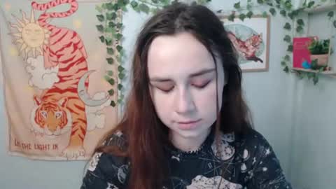 veryveryvery_shy online show from 9, 7, 2026