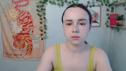 veryveryvery_shy online show from 10, 7, 2026