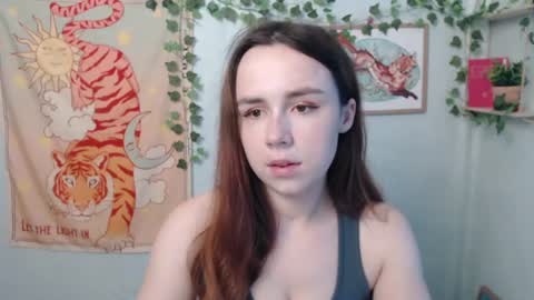 veryveryvery_shy online show from 13, 7, 2026