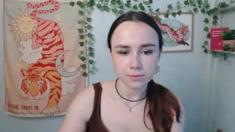 veryveryvery_shy online show from 25, 7, 2026