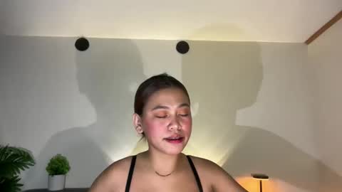 via_olala online show from 5, 11, 2025