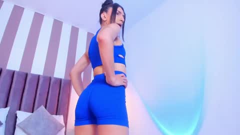 Snapshot of viannca__ chatting on 8, 10, 2025 Ariana  online show from 8, 10, 2025