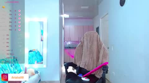 Snapshot of viannca__ chatting on 25, 10, 2025 Ariana  online show from 25, 10, 2025
