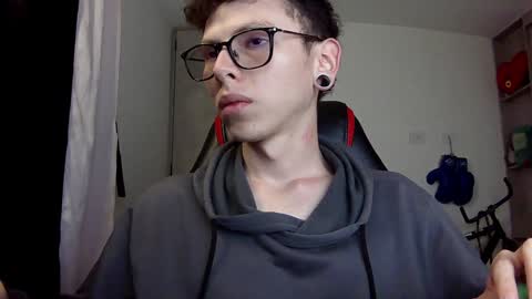 Snapshot of vicent_brais chatting on 10, 12, 2024 Vicent Brais online show from 10, 12, 2024