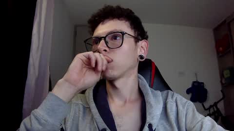 Snapshot of vicent_brais chatting on 12, 12, 2024 Vicent Brais online show from 12, 12, 2024