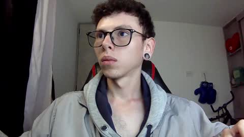 Snapshot of vicent_brais chatting on 12, 12, 2024 Vicent Brais online show from 12, 12, 2024