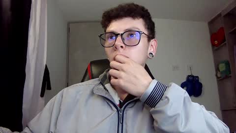 Snapshot of vicent_brais chatting on 15, 12, 2024 Vicent Brais online show from 15, 12, 2024