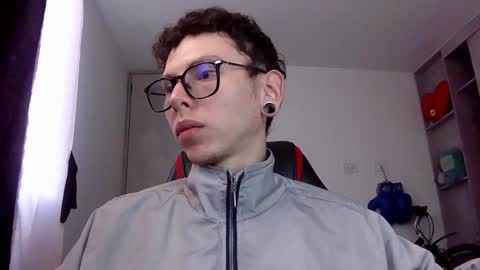 Snapshot of vicent_brais chatting on 19, 12, 2024 Vicent Brais online show from 19, 12, 2024