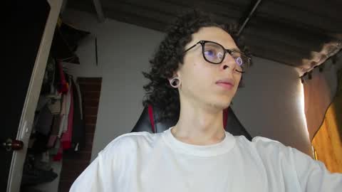 Snapshot of vicent_brais chatting on 2, 2, 2026 Vicent Brais online show from 2, 2, 2026